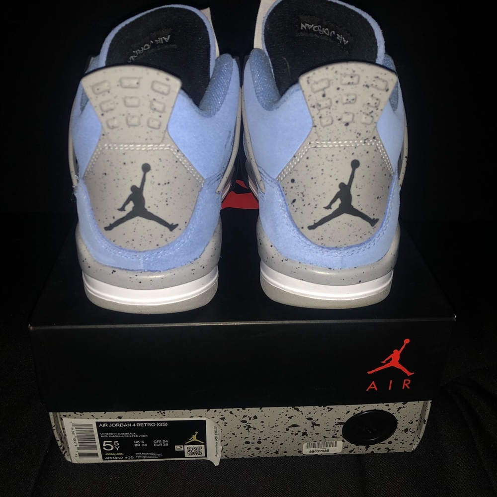 2021 Air Jordan’s 4 Retro GS ‘University Blue’